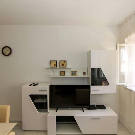 Roli Hotel Zára Kültér fotó