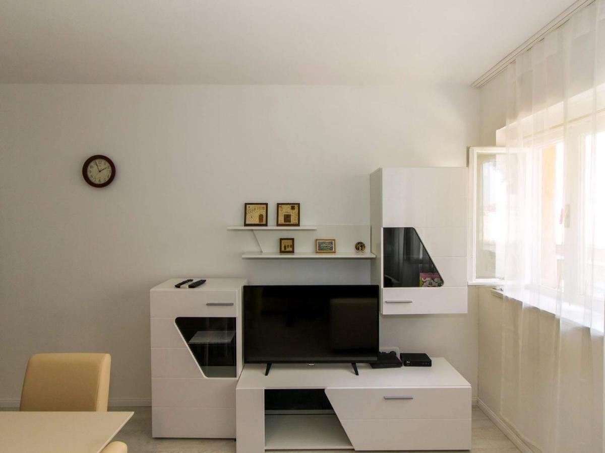 Roli Hotel Zára Kültér fotó