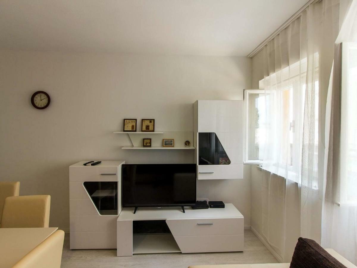 Roli Hotel Zára Kültér fotó
